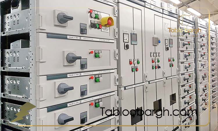 مقایسه عملکرد تابلوی Fixed با Withdrawable در پروژه های حساس