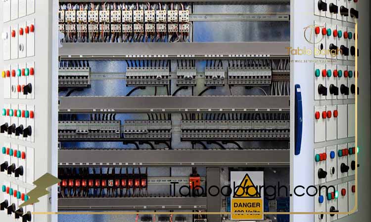نقش تابلو برق هوشمند در بهینه سازی مصرف انرژی