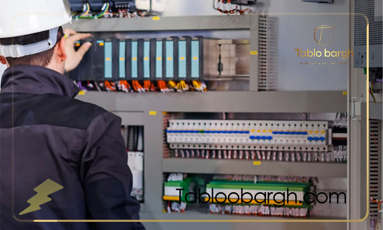 قایسه تابلو برق های سنتی با تابلوهای دیجیتال
